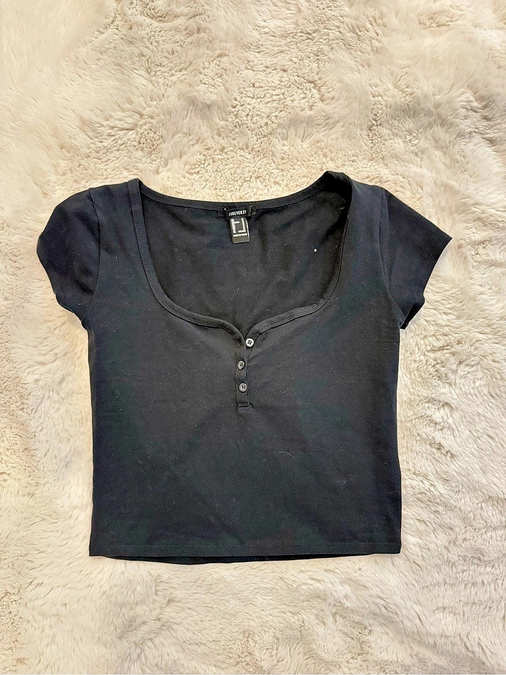Forever 21 Short Sleeve Button-Front Scoop Neck Crop Top Black Small